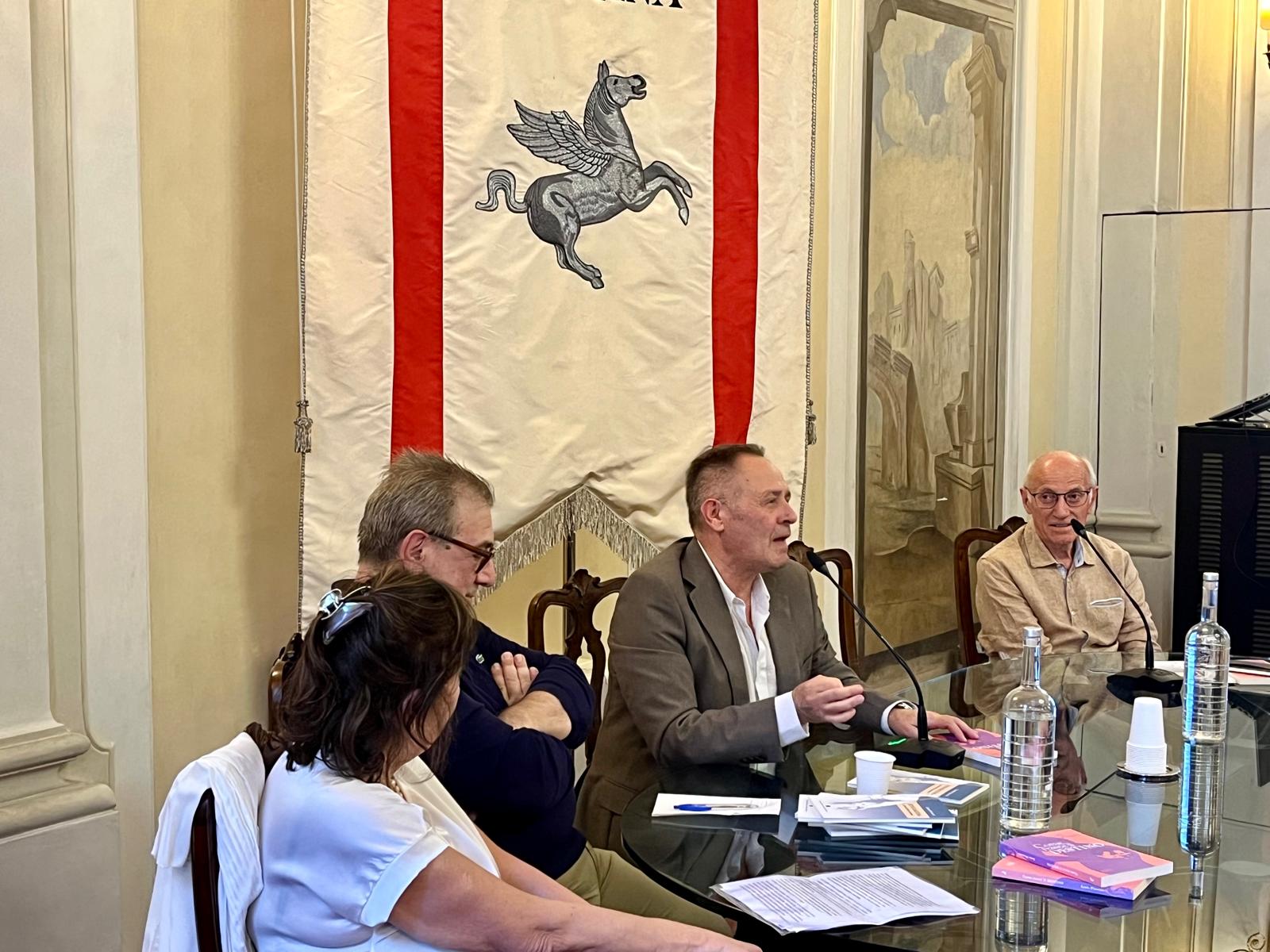 Libri per capire. “Come nasce il destino” e “Atto d’accusa”. Giani:”Unire persona e società”